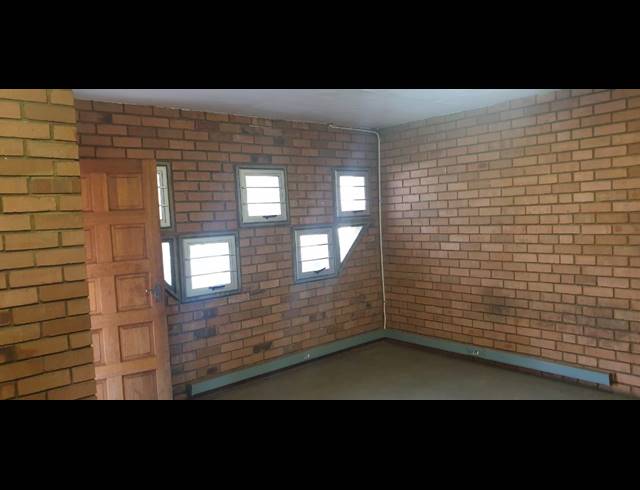 319M² WAREHOUSE TO LET IN BRENTWOOD PARK